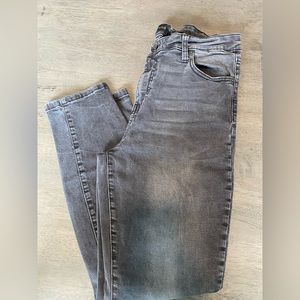 Kendall and Kylie the ultra Babe skinny